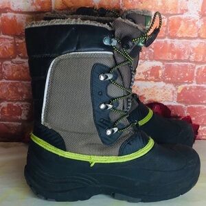 Kamick Boys Gray and Green Mid Calf Waterproof Winter Snow Boots